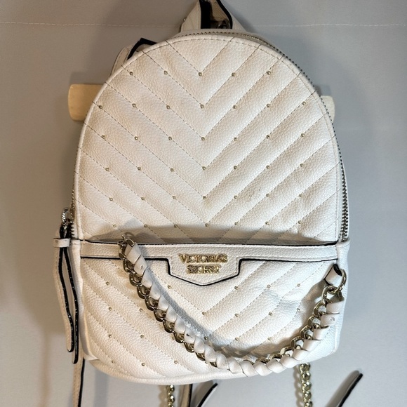 Victoria’s Secret V-Quilt White Small Backpack Double Straps Pockets Zippers - Picture 2 of 10